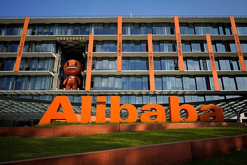 Tencent và Alibaba: Kẻ lao dốc, người lên đỉnh - Ảnh 1. Tencent và Alibaba: Kẻ lao dốc, người lên đỉnh - Ảnh 1.
