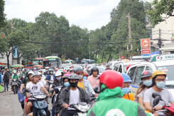 Người Sài Gòn quay lưng với xe buýt