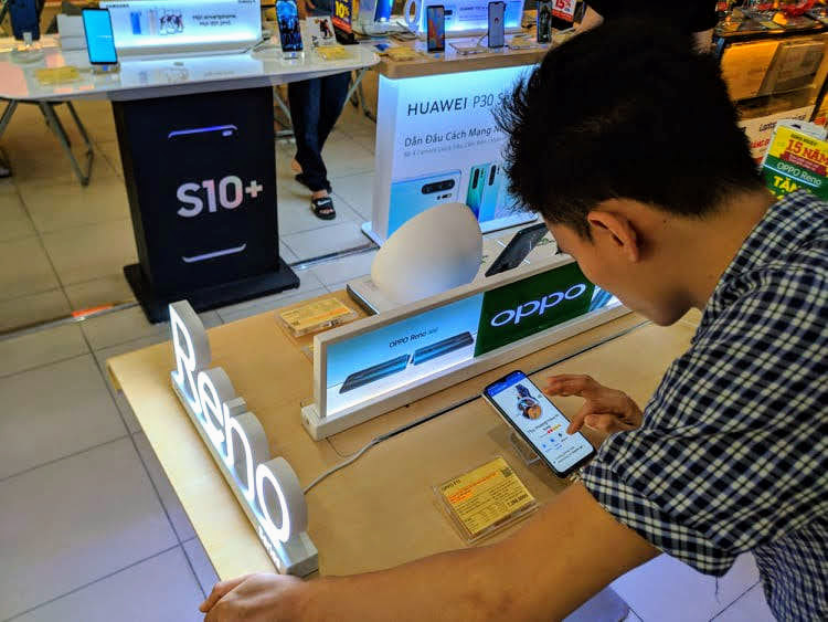 Co-nen-mua-dien-thoai-iPhone-sieu-re-gia-chi-tu-2-trieu-dong-5 Co-nen-mua-dien-thoai-iPhone-sieu-re-gia-chi-tu-2-trieu-dong-5