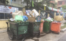 Người Đà Nẵng khổ sở vì thùng rác công cộng bốc mùi hôi thối trước cửa nhà