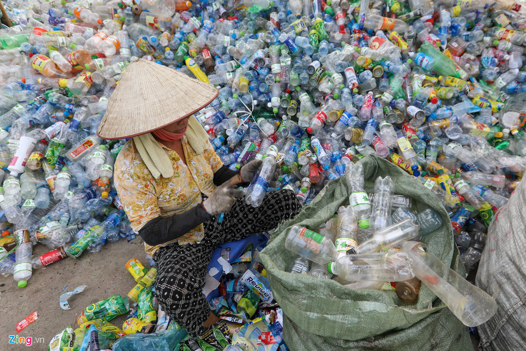 Hàng loạt nhà máy ô nhiễm trong lòng thành phố Hà Nội - Ảnh 12. Hàng loạt nhà máy ô nhiễm trong lòng thành phố Hà Nội - Ảnh 12.