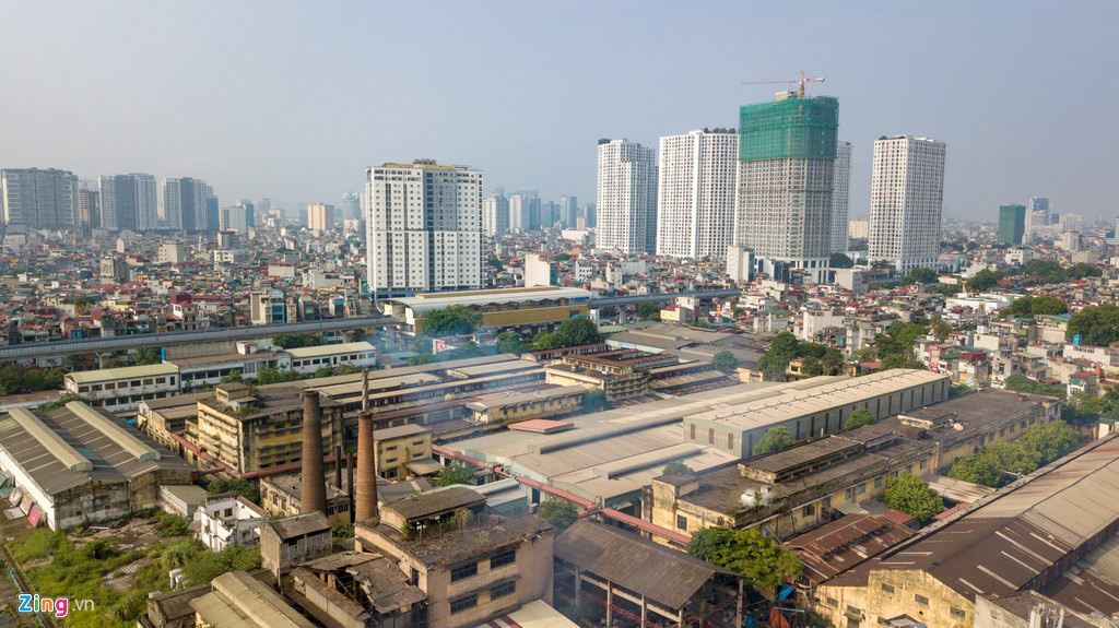 Hàng loạt nhà máy ô nhiễm trong lòng thành phố Hà Nội - Ảnh 4. Hàng loạt nhà máy ô nhiễm trong lòng thành phố Hà Nội - Ảnh 4.