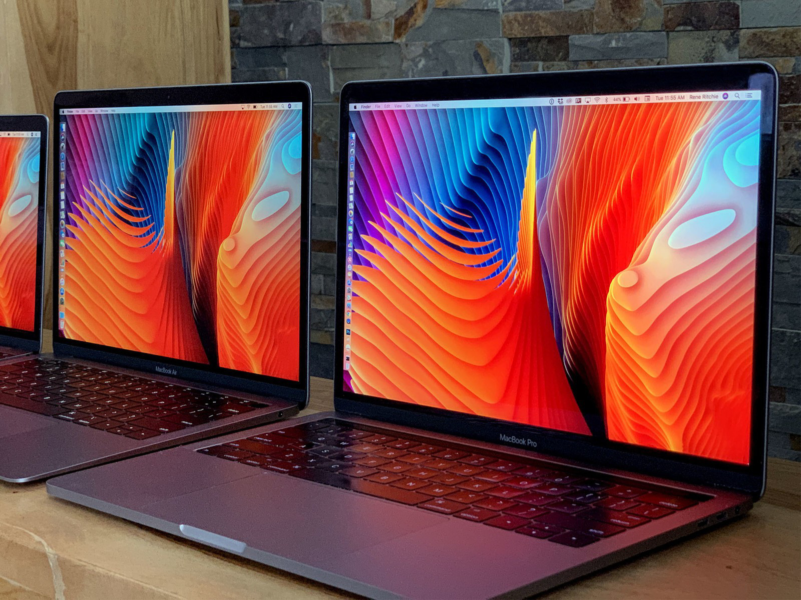 Laptop-giam-gia-tuan-nay-Macbook-duoc-giam-gia-nhieu-hon-Windows thumb