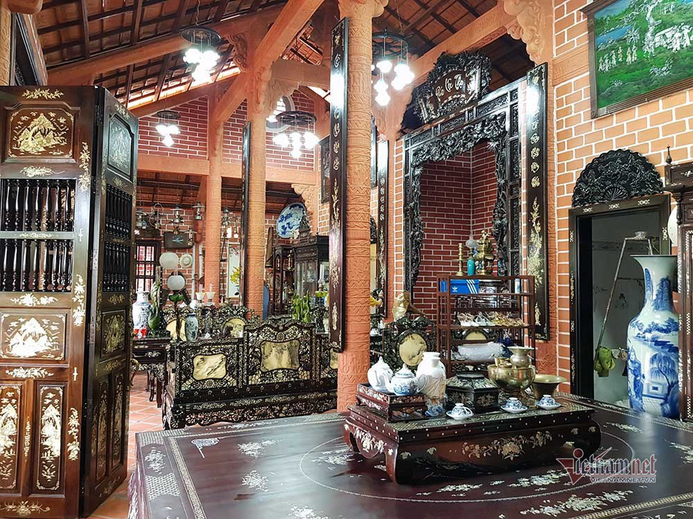 Biệt phủ bằng gốm đỏ có 1 không 2 Việt Nam của đại gia miền Tây - Ảnh 5. Biệt phủ bằng gốm đỏ có 1 không 2 Việt Nam của đại gia miền Tây - Ảnh 5.
