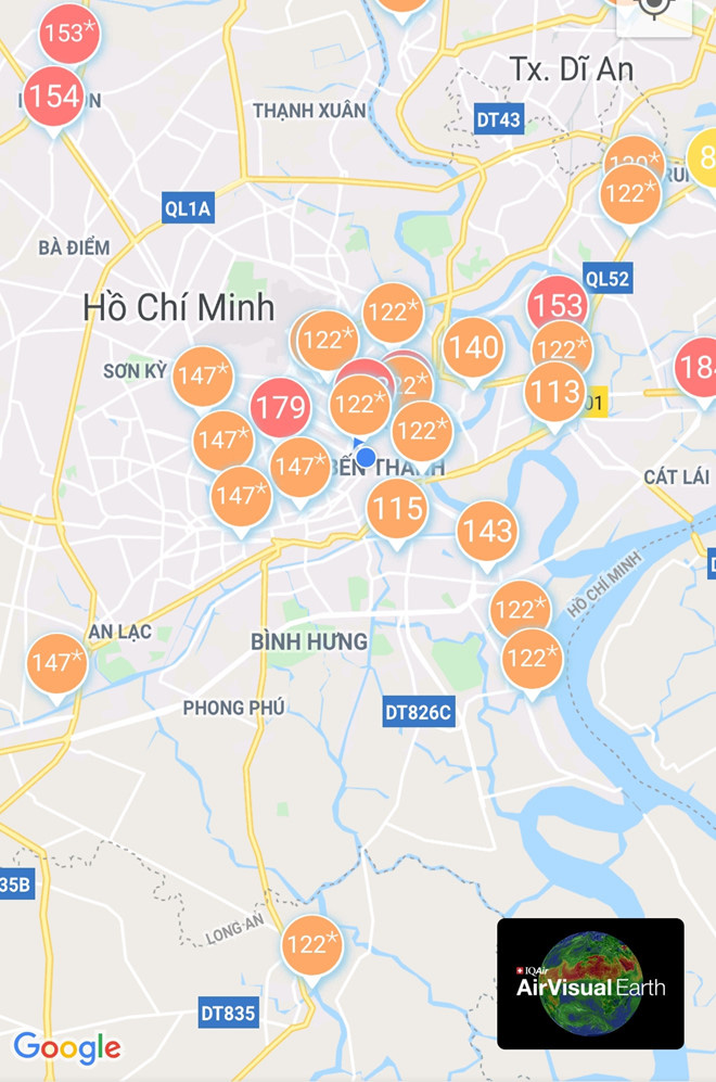 Trời TP HCM trắng đục vì ô nhiễm không khí hôm nay, bụi mịn trong nhà vượt chuẩn - Ảnh 2. Trời TP HCM trắng đục vì ô nhiễm không khí hôm nay, bụi mịn trong nhà vượt chuẩn - Ảnh 2.