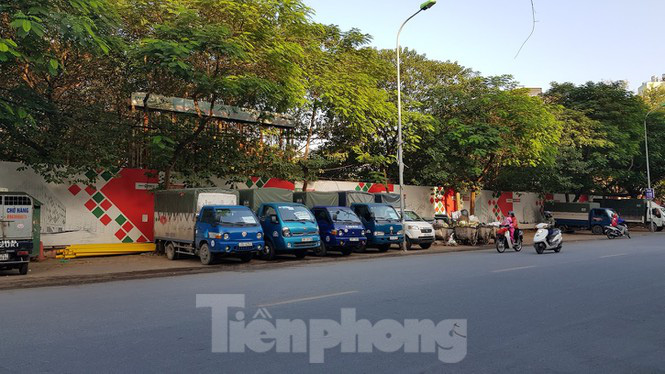 Cử tri đề nghị xử lí dự án chợ Xuân La 'ôm đất' 9 năm muốn chỉnh qui hoạch - Ảnh 1. Cử tri đề nghị xử lí dự án chợ Xuân La 'ôm đất' 9 năm muốn chỉnh qui hoạch - Ảnh 1.