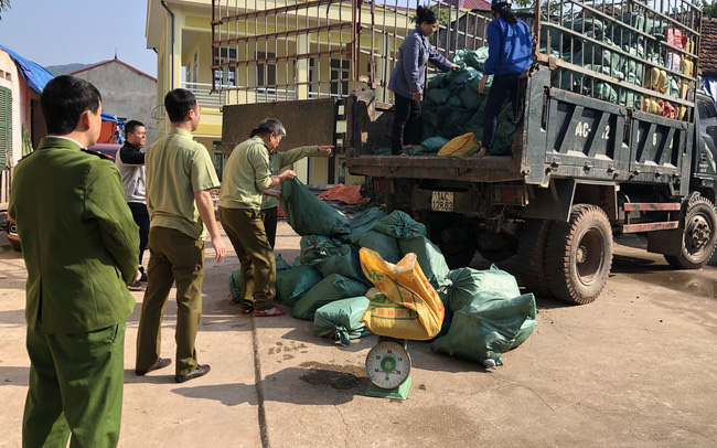 Trung Quốc giá đắt gấp đôi, bất chấp lệnh cấm ồ ạt đưa lợn qua biên - Ảnh 2. Trung Quốc giá đắt gấp đôi, bất chấp lệnh cấm ồ ạt đưa lợn qua biên - Ảnh 2.