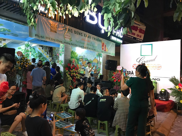 Trời mưa rét, bán trà chanh vẫn thu 300 triệu đồng/tháng - Ảnh 2. Trời mưa rét, bán trà chanh vẫn thu 300 triệu đồng/tháng - Ảnh 2.