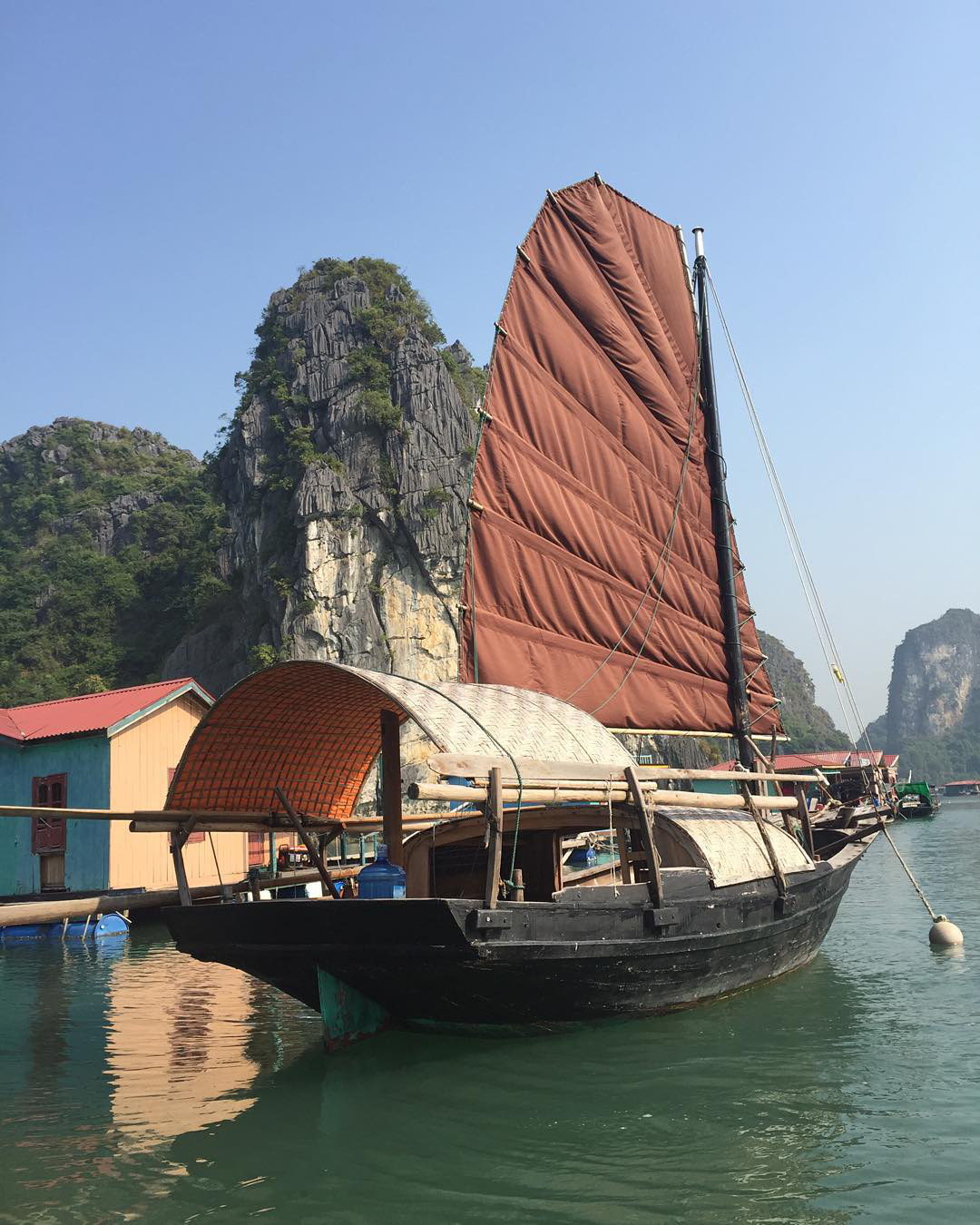 So sánh tour du lịch Hà Nội – Hạ Long 3 ngày 2 đêm - Ảnh 6. So sánh tour du lịch Hà Nội – Hạ Long 3 ngày 2 đêm - Ảnh 6.