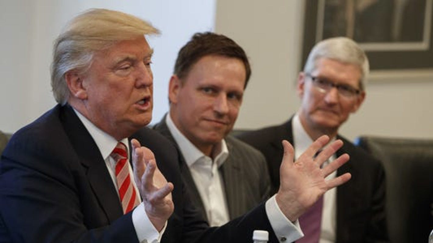 0ab02b1521e6-Trump_Tim_Cook_AP 0ab02b1521e6-Trump_Tim_Cook_AP