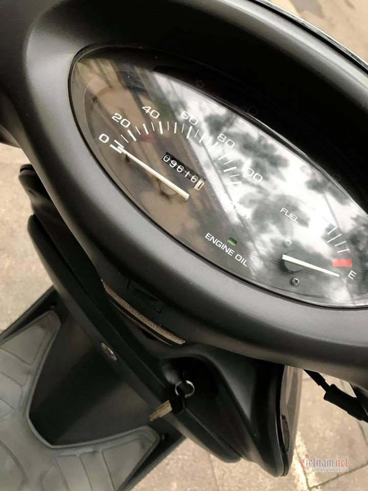 Xe tay ga Honda Spacy 11 năm tuổi giá 125 triệu ở Hà Nội - Ảnh 3. Xe tay ga Honda Spacy 11 năm tuổi giá 125 triệu ở Hà Nội - Ảnh 3.