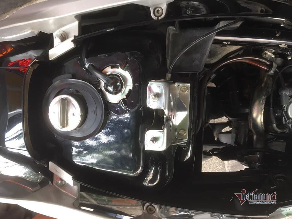 Xe tay ga Honda Spacy 11 năm tuổi giá 125 triệu ở Hà Nội - Ảnh 6. Xe tay ga Honda Spacy 11 năm tuổi giá 125 triệu ở Hà Nội - Ảnh 6.