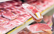 Giá cả thị trường hôm nay 23/11: Giá heo hơi bất ngờ giảm cả nước, VinMart khuyến mãi thịt heo cuối tuần