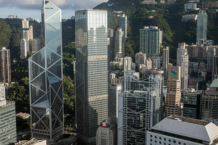 Nhà giàu Hong Kong tính lối thoát cho khối tài sản - Ảnh 1.