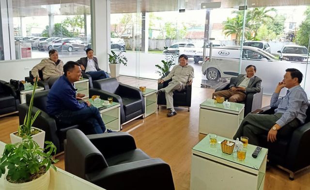 Doanh nghiệp 'băm nát' hành lang giao thông: Kiến nghị Bộ GTVT hỗ trợ xử lí - Ảnh 2. Doanh nghiệp 'băm nát' hành lang giao thông: Kiến nghị Bộ GTVT hỗ trợ xử lí - Ảnh 2.