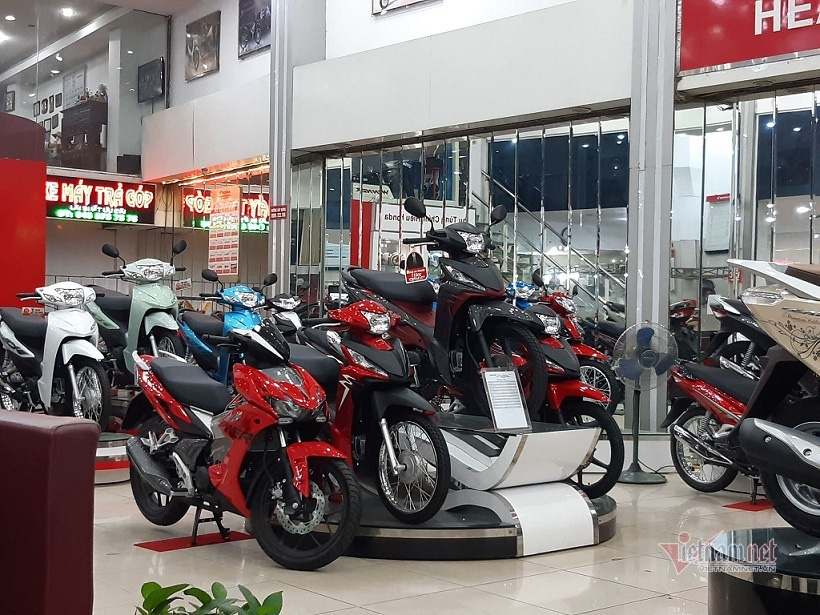 Honda Lead, Winer X giảm giá ào ào, lợi hơn mua SH - Ảnh 1.