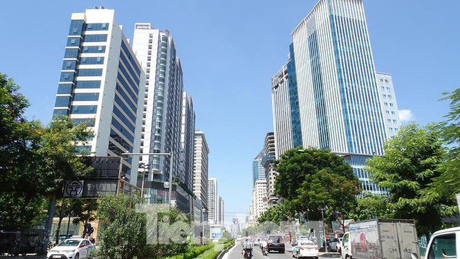 Cận cảnh tuyến đường 2km cao ốc bủa vây bị thanh tra về qui hoạch - Ảnh 4.