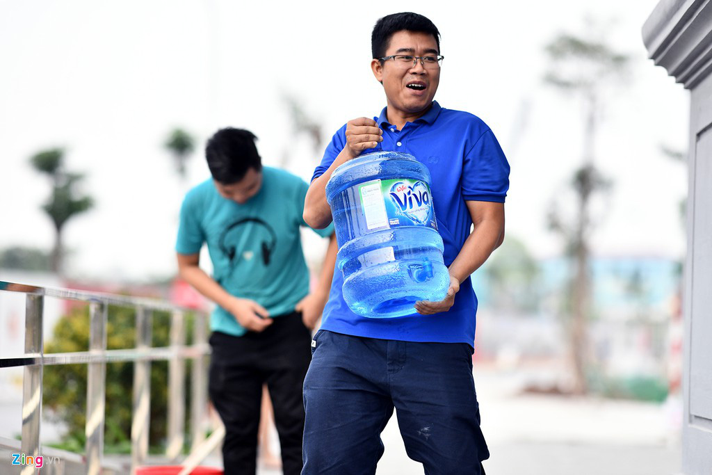 Cư dân Hateco lại rồng rắn đi xách nước lên tầng cao - Ảnh 8. Cư dân Hateco lại rồng rắn đi xách nước lên tầng cao - Ảnh 8.
