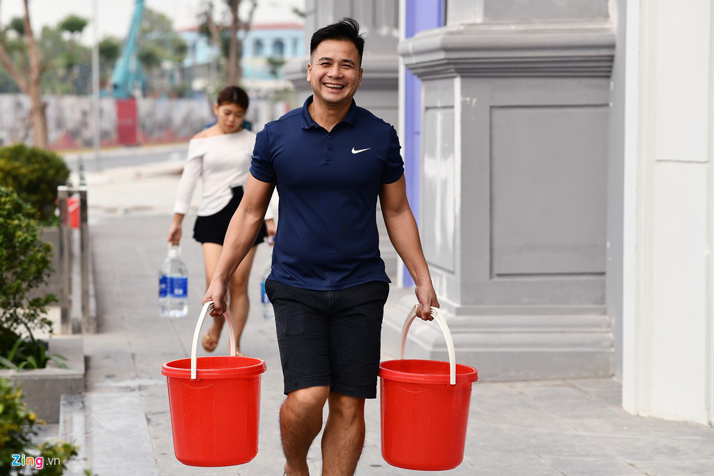 Cư dân Hateco lại rồng rắn đi xách nước lên tầng cao - Ảnh 9. Cư dân Hateco lại rồng rắn đi xách nước lên tầng cao - Ảnh 9.