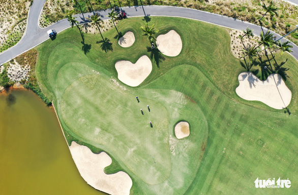 1,7 tỉ USD đổ vào trường đua ngựa, sân golf ở Đà Nẵng - Ảnh 2. 1,7 tỉ USD đổ vào trường đua ngựa, sân golf ở Đà Nẵng - Ảnh 2.