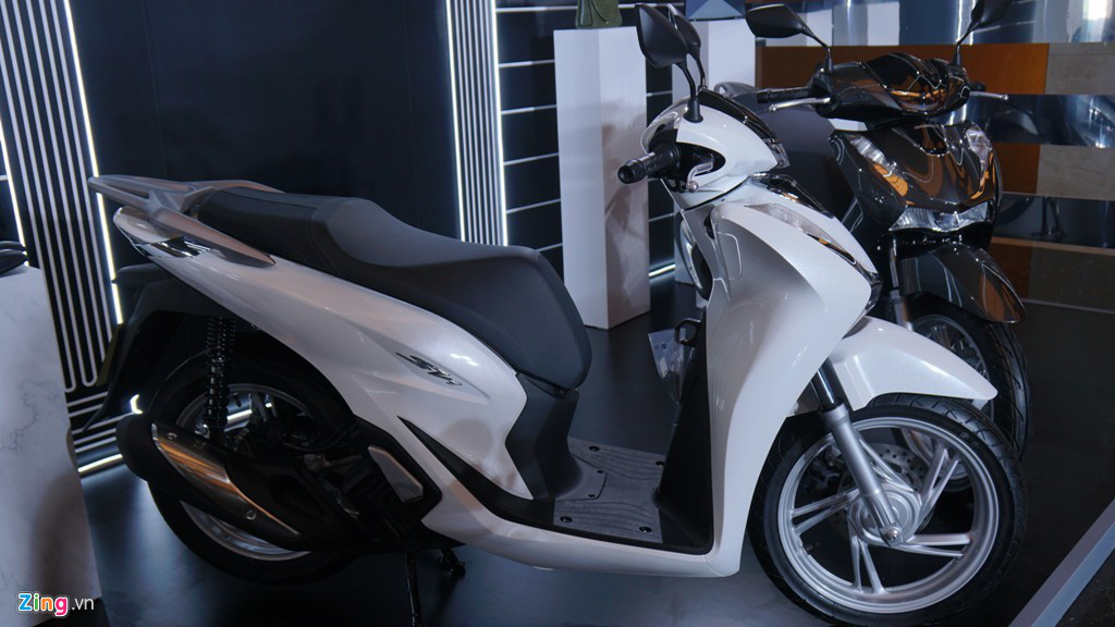 Honda SH tại Việt Nam thay đổi thế nào sau gần 20 năm? - Ảnh 6. Honda SH tại Việt Nam thay đổi thế nào sau gần 20 năm? - Ảnh 6.