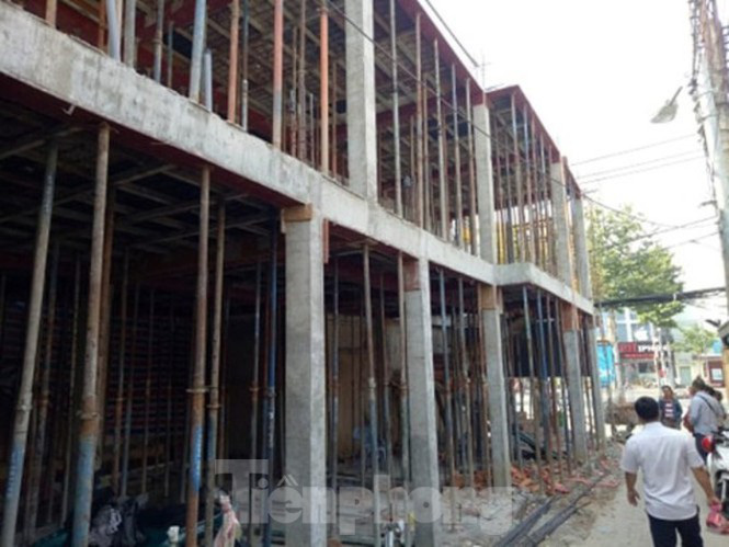 Một doanh nghiệp xin xây 300 nhà vệ sinh trên ‘đất vàng’ - Ảnh 1. Một doanh nghiệp xin xây 300 nhà vệ sinh trên ‘đất vàng’ - Ảnh 1.