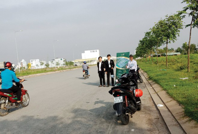 Thịt, rau vào chợ online, bất động sản xuống đường bán dạo - Ảnh 1. Thịt, rau vào chợ online, bất động sản xuống đường bán dạo - Ảnh 1.