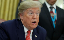 Nhân dân tệ rớt giá khi Tổng thống Trump kí đạo luật Dân chủ và Nhân quyền Hong Kong