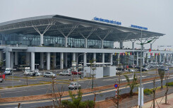 Mở rộng sân bay Nội Bài: Hướng nào cũng kẹt
