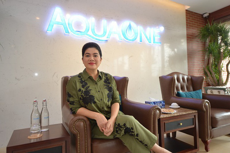 Một 'cuộc chơi' kín tiếng của bà chủ Nước mặt Sông Đuống - Ảnh 1. Một 'cuộc chơi' kín tiếng của bà chủ Nước mặt Sông Đuống - Ảnh 1.