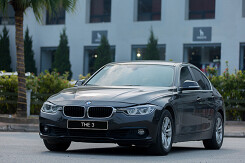 Xe sang BMW giảm giá 100-300 triệu đẩy hàng tồn