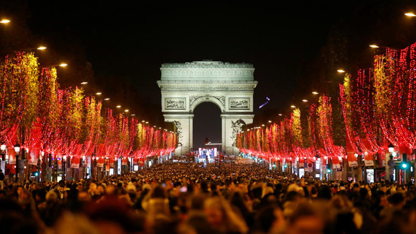 Diem don giang sinh tai Paris (2)