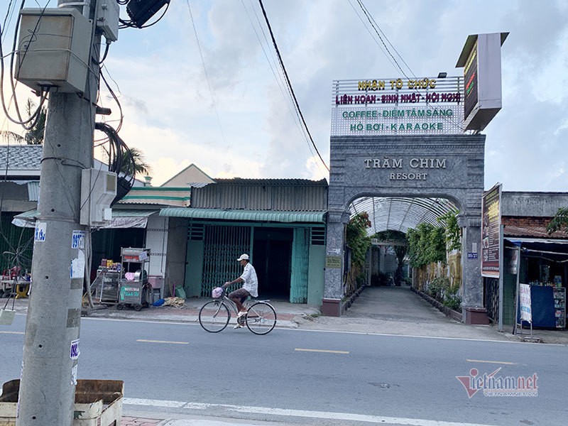 'Tổ hợp ăn chơi' Tràm Chim vi phạm xây dựng ở vùng ven Sài Gòn - Ảnh 1. 'Tổ hợp ăn chơi' Tràm Chim vi phạm xây dựng ở vùng ven Sài Gòn - Ảnh 1.