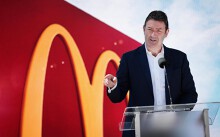 CEO McDonald bị sa thải vì có quan hệ tình cảm với nhân viên