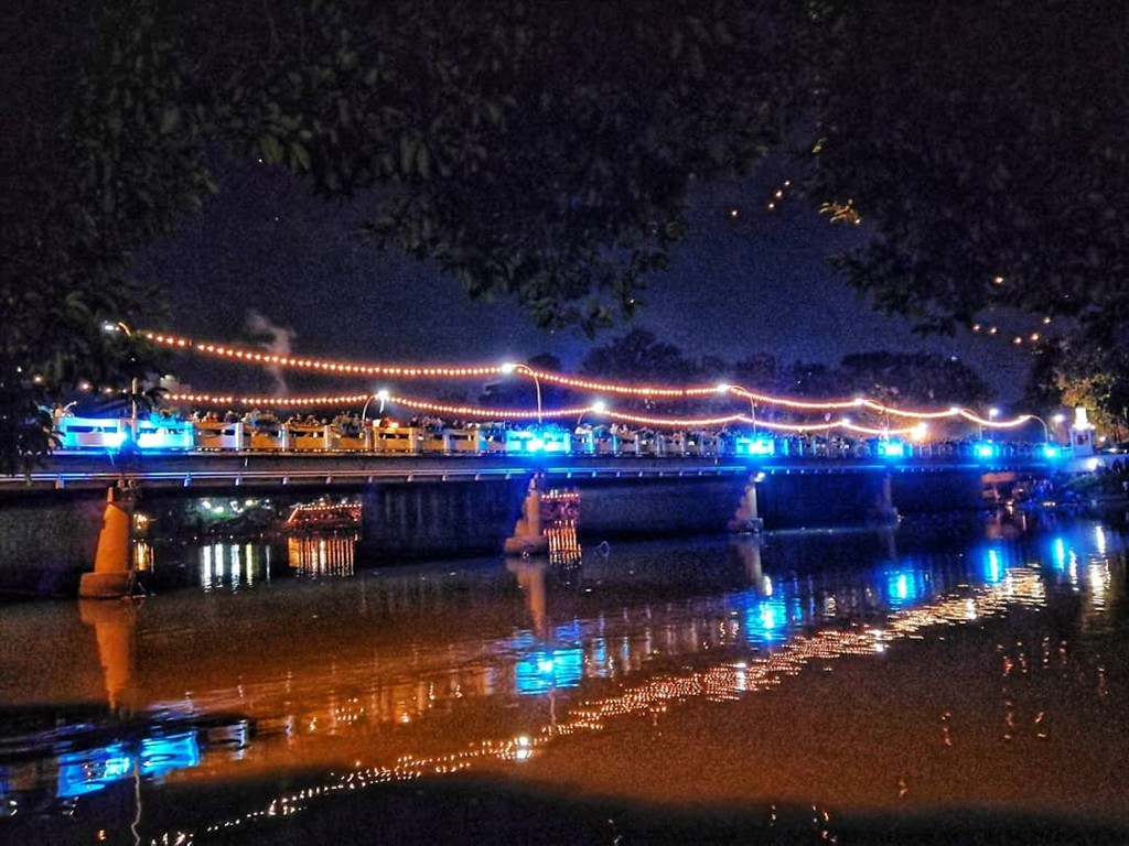 Dem huyen ao trong le hoi den troi hut khach o Thai Lan hinh anh 14 