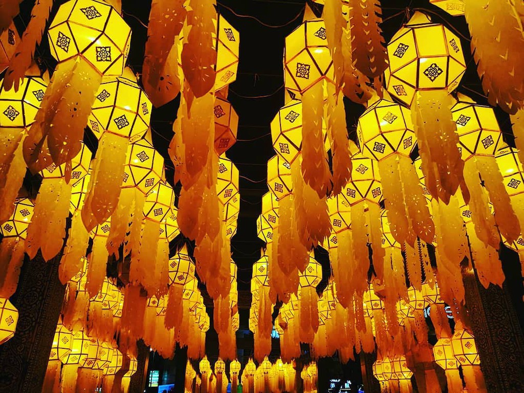 Dem huyen ao trong le hoi den troi hut khach o Thai Lan hinh anh 2 