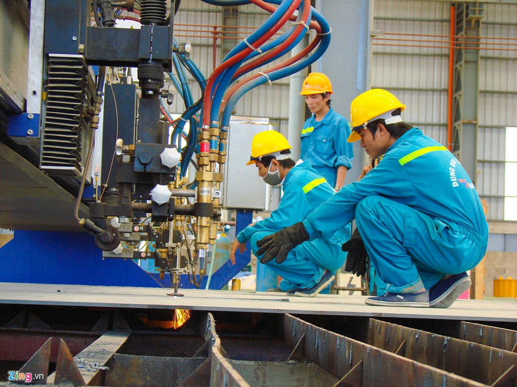 Con tàu 104.000 tấn 'đội vốn' hàng chục triệu USD ở Dung Quất - Ảnh 2. Con tàu 104.000 tấn 'đội vốn' hàng chục triệu USD ở Dung Quất - Ảnh 2.
