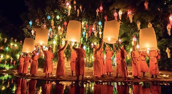 Dem huyen ao trong le hoi den troi hut khach o Thai Lan hinh anh 20 