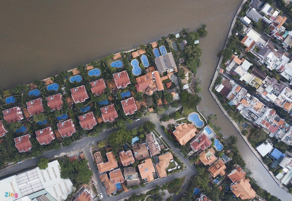 Biệt thự ở Thảo Điền bịt kín lối ra bờ sông Sài Gòn - Ảnh 4. Biệt thự ở Thảo Điền bịt kín lối ra bờ sông Sài Gòn - Ảnh 4.