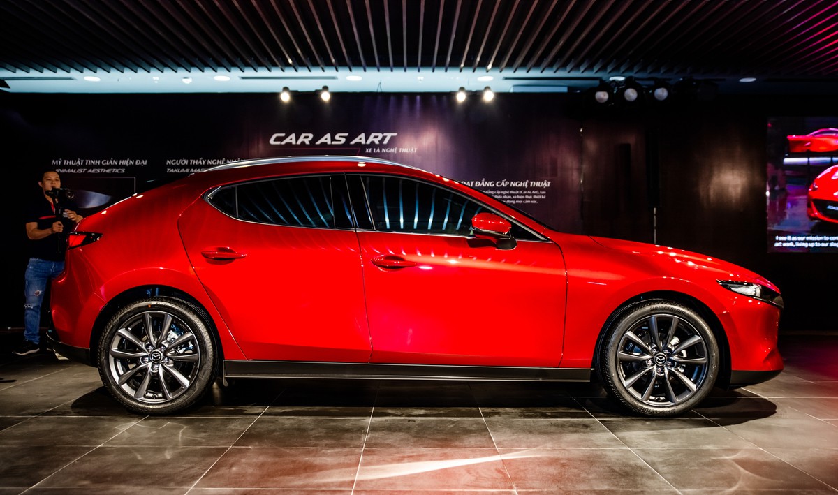 Mazda3-4-8514-1572861089-8849-1572861319_1200x0