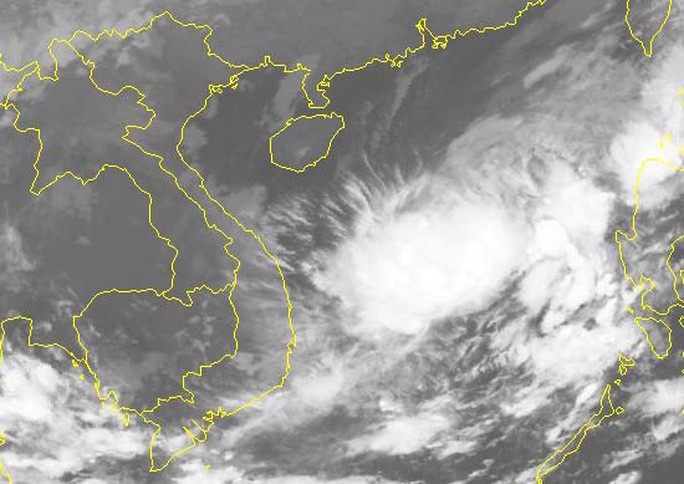 Áp thấp nhiệt đới khả năng mạnh lên thành bão giật cấp 11 trên Biển Đông - Ảnh 2. Áp thấp nhiệt đới khả năng mạnh lên thành bão giật cấp 11 trên Biển Đông - Ảnh 2.