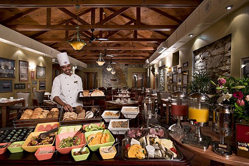 Lí do khách sạn luôn có buffet sáng miễn phí - Ảnh 2.