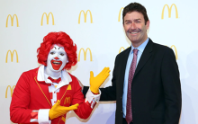 McDonald bị bốc hơi 4 tỉ USD vốn hóa sau khi sa thải CEO vì có quan hệ với cấp dưới