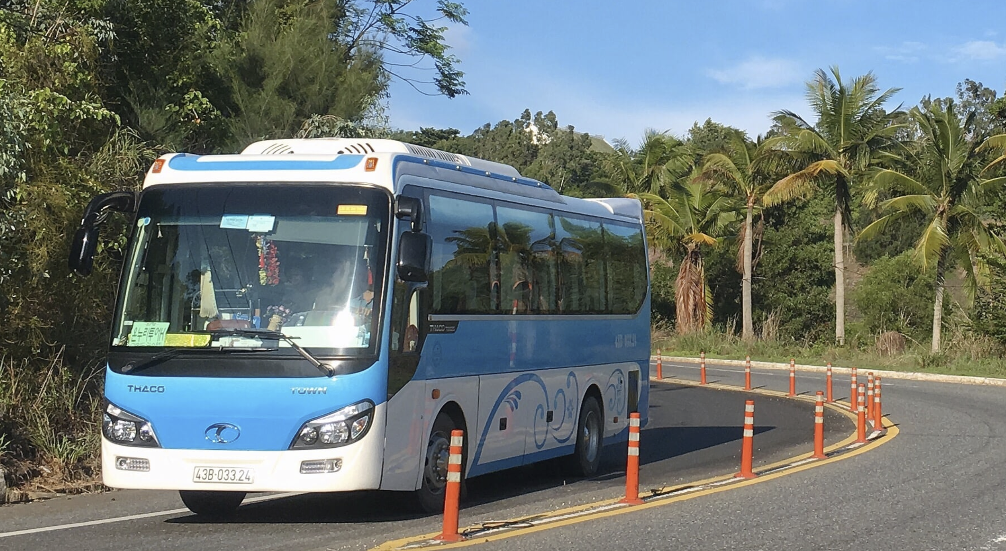 xe trung chuyen len ban dao son tra