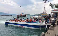 Nha Trang: Du khách ồ ạt đi tour biển đảo trước khi bão số 6 đổ bộ