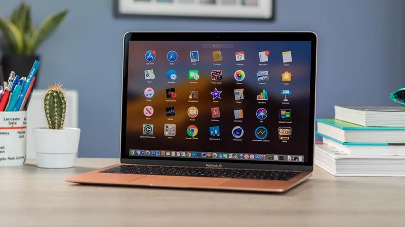 Laptop-giam-gia-thang-12-Macbook-doi-2019-co-nhieu-uu-dai-hon-laptop-Windows 1