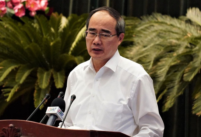 Bí thư TP HCM: Xe buýt có thể kết hợp xe công nghệ, đón khách tận nhà - Ảnh 1. Bí thư TP HCM: Xe buýt có thể kết hợp xe công nghệ, đón khách tận nhà - Ảnh 1.