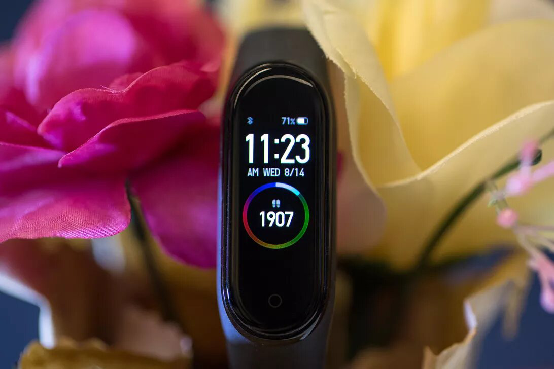 fitbit-mi-band-1-2 Vong-tay-thong-minh-duoi-1-trieu-dong-Xiaomi-hay-Huawei-2