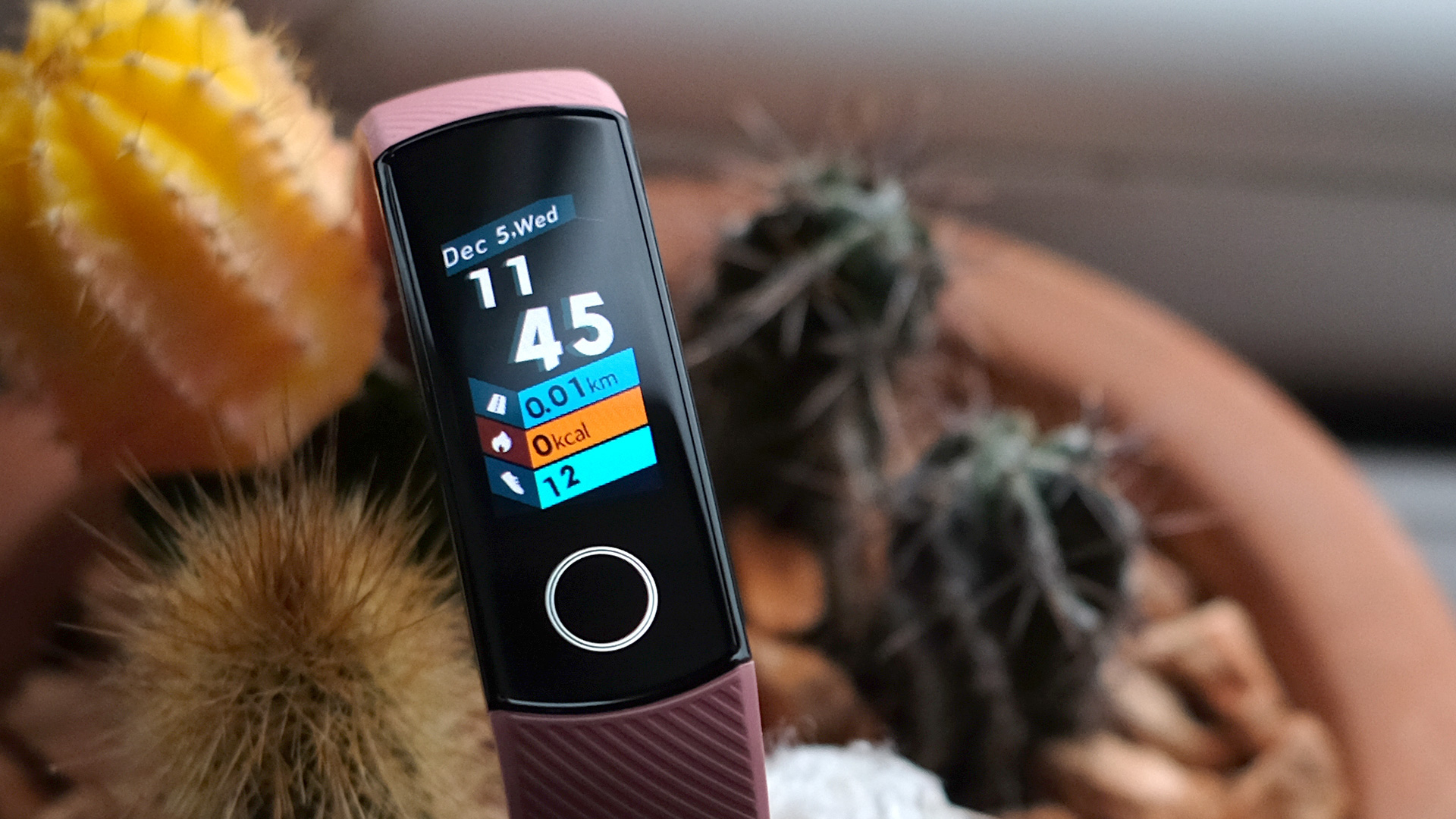 techradar Vong-tay-thong-minh-duoi-1-trieu-dong-Xiaomi-hay-Huawei-5