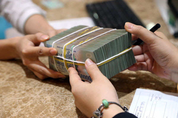 Vay tiền ngân hàng bị ép mua bảo hiểm nhân thọ - Ảnh 1. Vay tiền ngân hàng bị ép mua bảo hiểm nhân thọ - Ảnh 1.